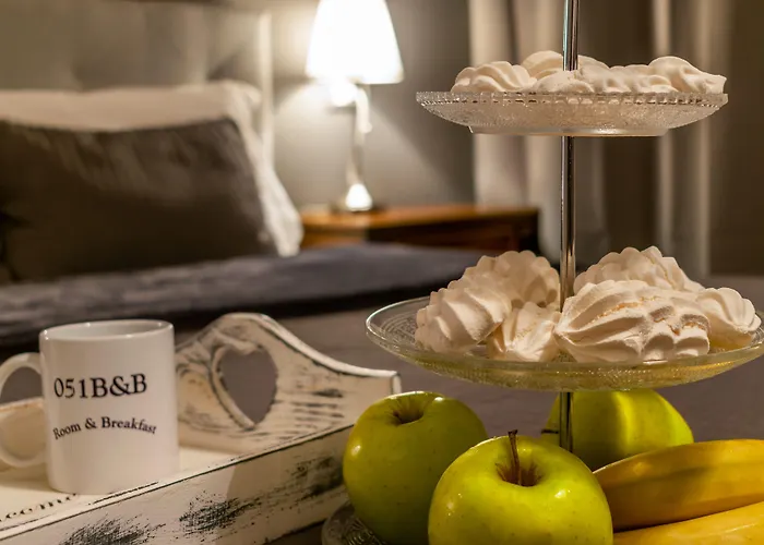051 Room & Breakfast
