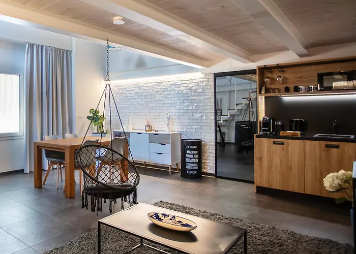 Pam Style Home