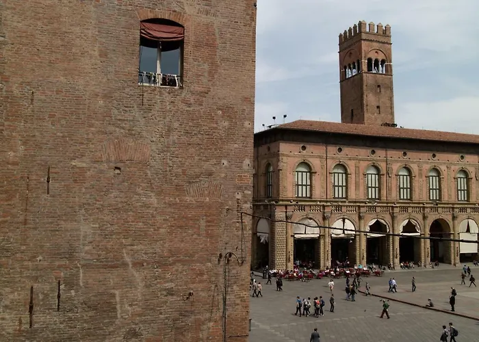 Albergo centrale: Casa Isolani Piazza Maggiore 1.0